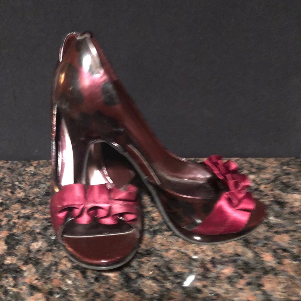 Carlos Santana Heels Maroon